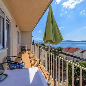 Apartman Meri 2nd Floor, Dramalj